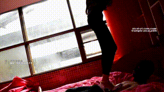 【奴隶岛】—萱萱侧空铆钉细跟踩玩奴隶