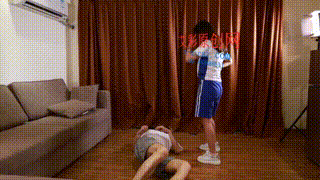 【奴隶岛】—邻居小太妹欺负老实男