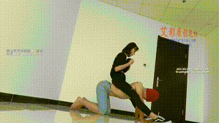 【00后女主】左手开工打耳光骑跨贱狗！