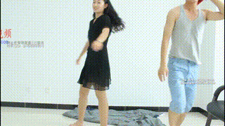 超模天星女主肉丝袜玩弄践踏贱狗头部下体！