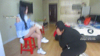 美女丝袜AJ11踩踏耳光遛狗语言羞辱