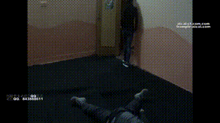 女特工宰杀暴徒。