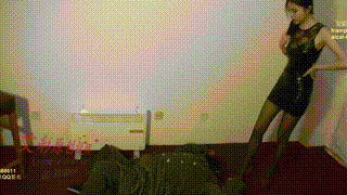 长腿女杀手虐杀黑道三兄弟（下）–高抬腿踩脖子吐血