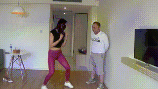 红色打底裤肉靶健身锻炼