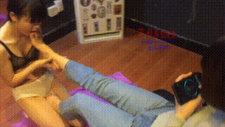 蘿莉閨蜜的腳不落地遊戲！