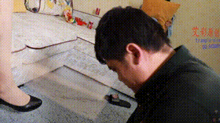 歆凝露脸老师惩罚学生