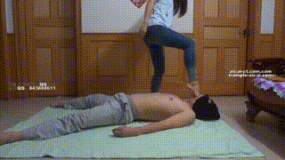 夕颜大美女裸足踩踏恋足