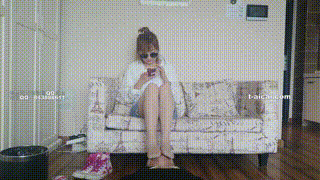 房东小姐姐的脚奴才