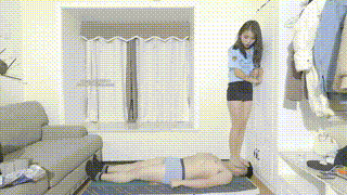 希雨美颜盛世踩跺脸头