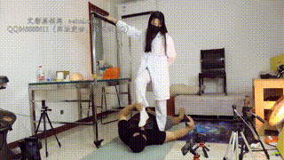 【婧児小主】【1080P】 晓G女医师羞辱踩脸染病男友 碾踩舔鞋底 全程语言 YC-240119-3