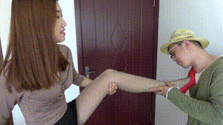 女特工蹂躏、虐杀武士中