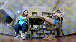 偷拍学姐第二部 直接玩踩脸闻 绝对刺激 超长1小时