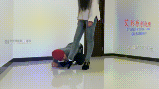 超漂亮【天依】女主高跟骑乘，胯下舔鞋，遛狗！