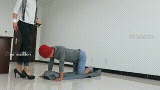 【冰冰】女主跨步羞辱骑乘贱狗！封面图