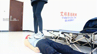 【跪舔】【00后】天使女主运动鞋底被运动鞋碾踩下体身体！封面图