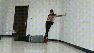 【00后】女主高跟踩踹贱狗身体下体！