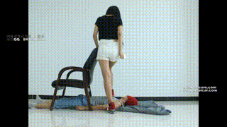 【天依】女主脚下的运动人体垫！封面图