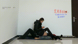 甜美【媛媛】女主高跟全体重践踏贱狗身体下体！