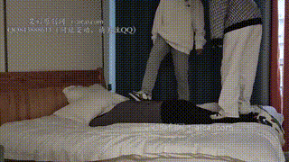 双人精神小妹暴力踢踹踩踏殴打YC-241020封面图