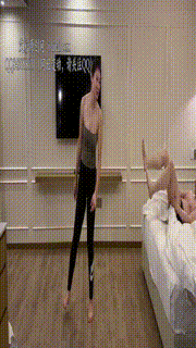 『高兴儿』高兴带着表妹一起跆拳道踢踹mYC-240906-5