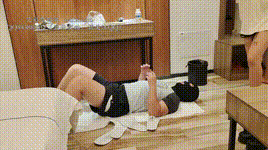 学生妹双人肉体踩踏 YC-230727-3封面图