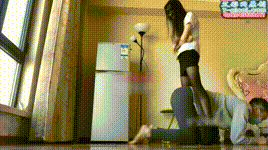 S属性美女经理虐待男下属封面图
