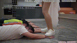 1米74 百斤全体重 在极度不平稳的4个狗头当脚垫上踉踉跄跄摩擦保持平衡 YC-240324-3封面图